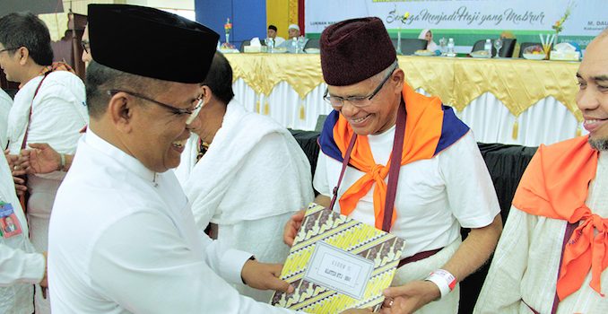 walikota banda aceh melepas jamaah haji walikota banda aceh melepas jamaah haji